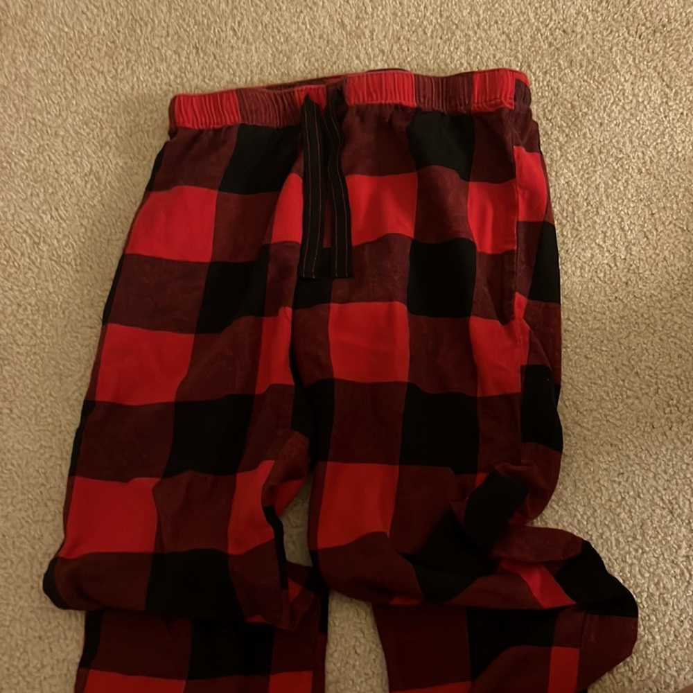 Old Navy plad Christmas Pjs!